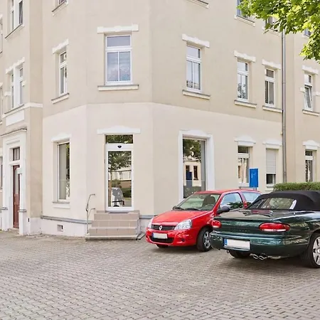 Komplette Ferienwohnung Monteurunterkunft Mit 4 Schlafzimmern Fuer Bis Zu 6 Gaeste Chemnitz Apartment