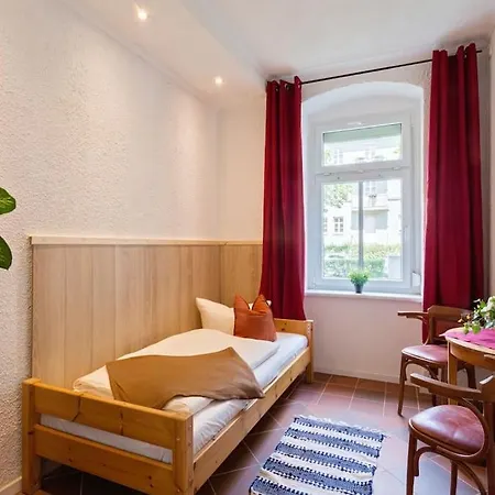 Apartment Komplette Ferienwohnung Monteurunterkunft Mit 4 Schlafzimmern Fuer Bis Zu 6 Gaeste Chemnitz Chemnitz