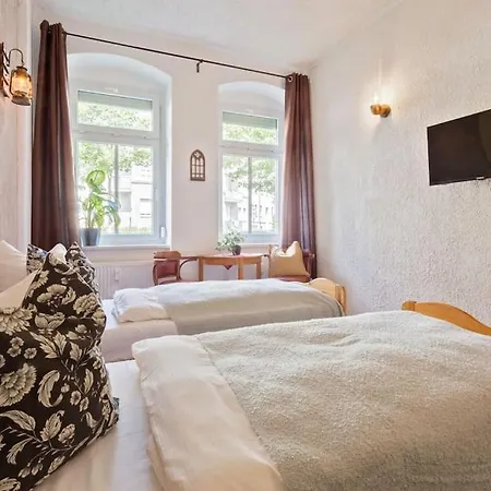 Komplette Ferienwohnung Monteurunterkunft Mit 4 Schlafzimmern Fuer Bis Zu 6 Gaeste Chemnitz *